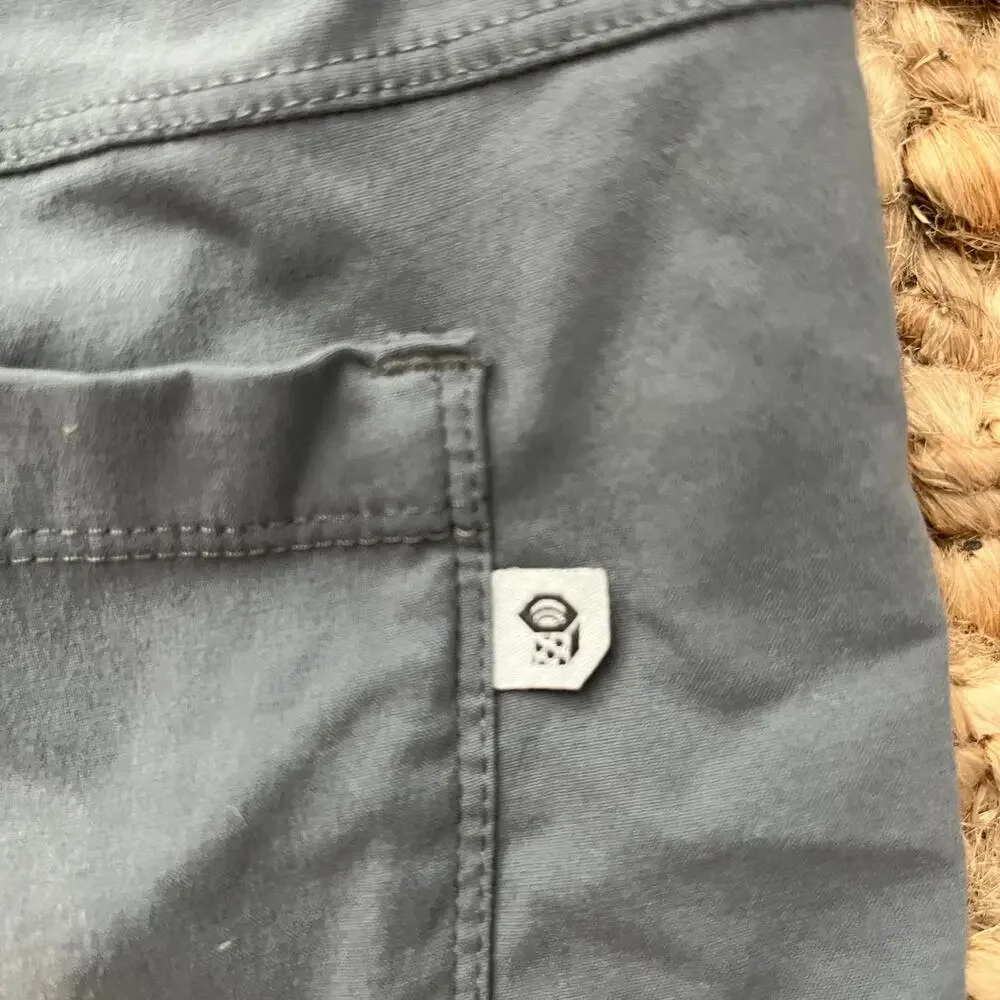 Mountain Hardwear Dynama Shorts Womens L Gray Hiking Trail Outdoor Stretch EUC